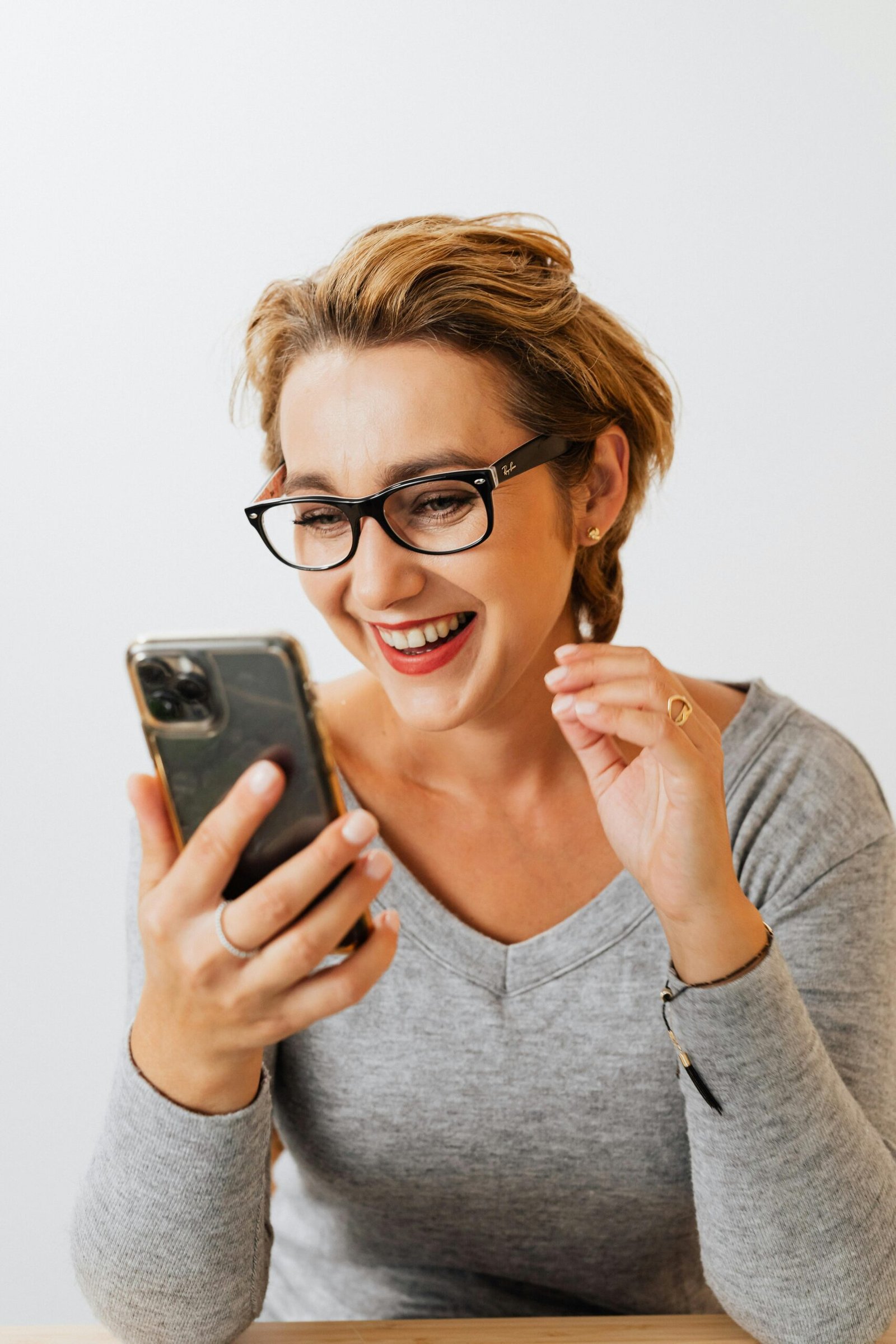 pexels-karola-g-5240089